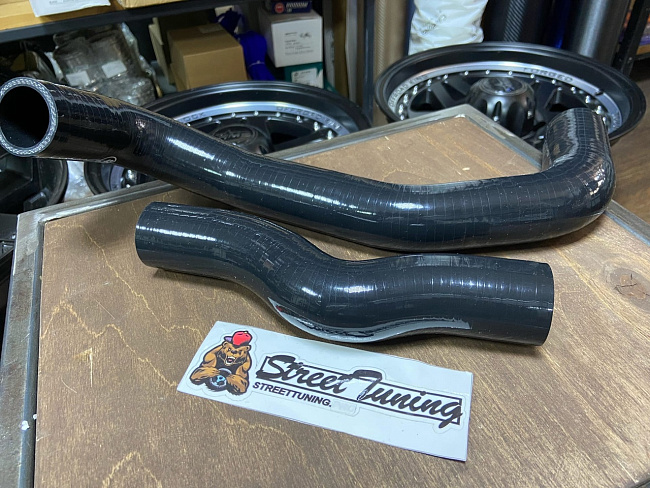 картинка Патрубки радиатора для Nissan Silvia s13/s14/s15 200 sx G35 VQ35DE черные магазин  StreetTuning 