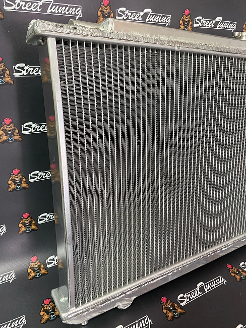 картинка Радиатор алюминиевый Toyota Mark JZX100 JZX110 1JZ-GTE 50мм AT STREETTUNING магазин  StreetTuning 