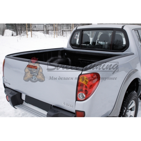 Mitsubishi L200 2010—2013 (рестайлинг) Комплект накладок на боковые борта и задний откидной борт (со скотчем 3М)