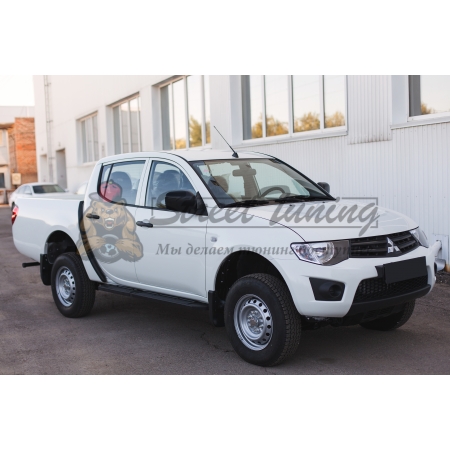 Mitsubishi L200 2010—2013 (рестайлинг) Накладки на металлические пороги (4 шт)