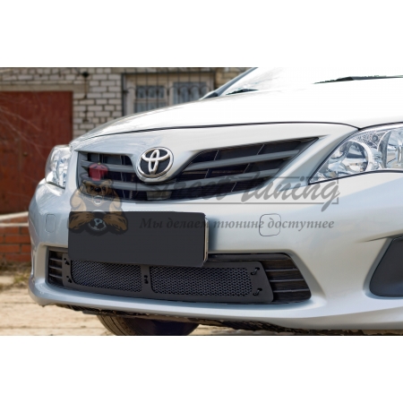 Toyota Corolla (седан) 2010-2013 Защитная сетка решетки переднего бампера