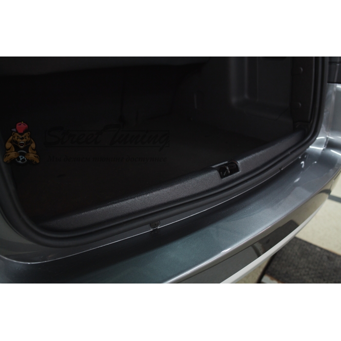 Nissan Terrano 2016- Накладка на порожек багажника (без скотча)