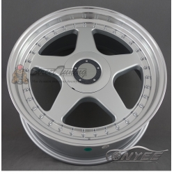 Новые диски OZ Racing Futura R18 5x112-5x120 ET35 J8 серебро
