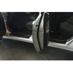 Kia Cerato (седан) 2017-н.в. Накладки на внутренние пороги дверей