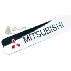 Шильдик в решетку радиатора с логотипом "Mitsubishi"