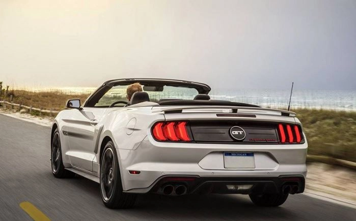 картинка Задние светодиодные фары для FORD MUSTANG 2015 - н.в. от магазина  StreetTuning