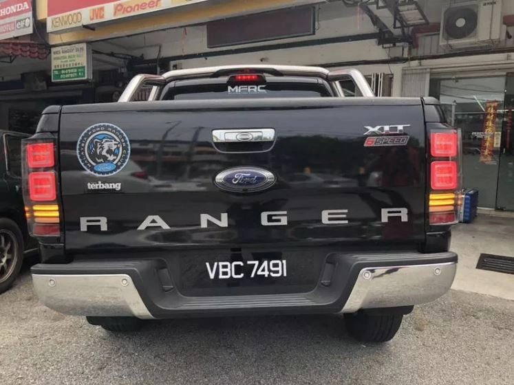 картинка Задние светодиодные фары для Ford Ranger от магазина  StreetTuning