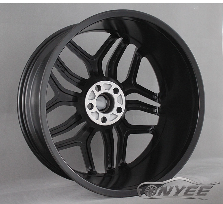 картинка Новые диски Range Rover Evoque Wheels R22 5x120 ET48 J9,5 черный глянец от магазина  StreetTuning