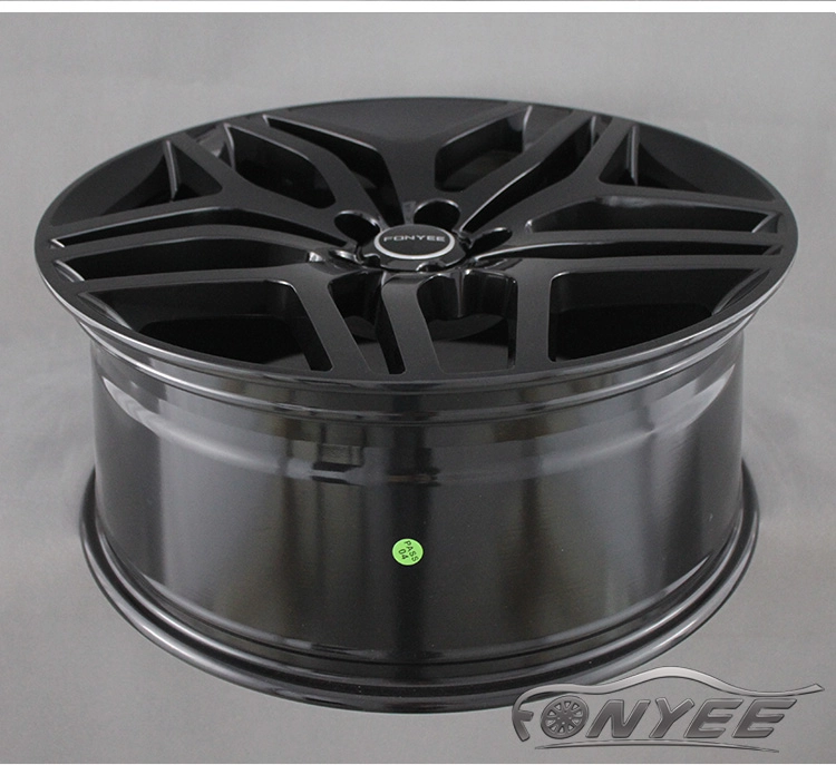 картинка Новые диски Range Rover Evoque Wheels R20 5x108 ET45 J8,5 черный глянец от магазина  StreetTuning