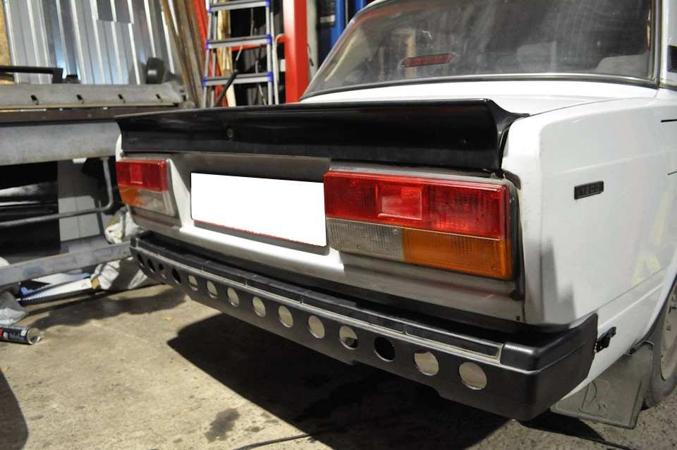 картинка Бампер задний BGRV Sport ВАЗ 2104/05/07 от магазина  StreetTuning