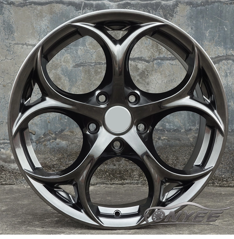 картинка Новые диски Alfa Romeo Giulia Quadrifoglio R17 5x112 ET35 J7,5 серебро с оттенком серого металика от магазина  StreetTuning