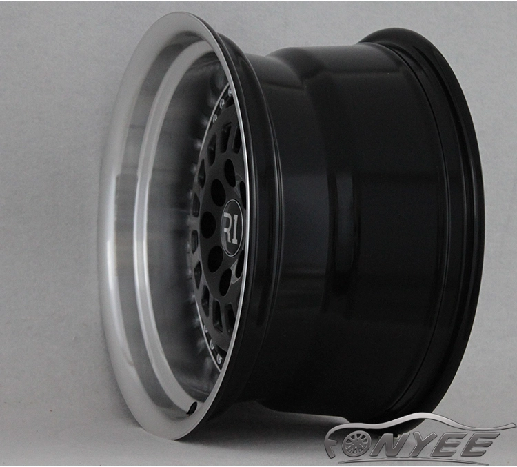 картинка Новые диски ESM 015 R16 4x100-114,3 ET20 J8 черный глянец + серебро от магазина  StreetTuning