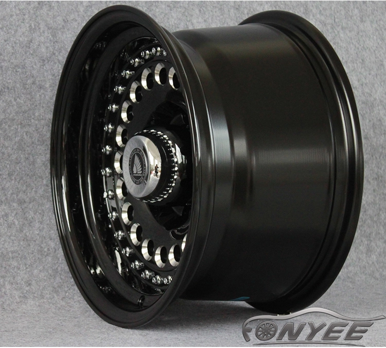 картинка Новые диски Raguna D-Force AKRO R15 6X139,7 ET-44 J10 черные + серебро от магазина  StreetTuning